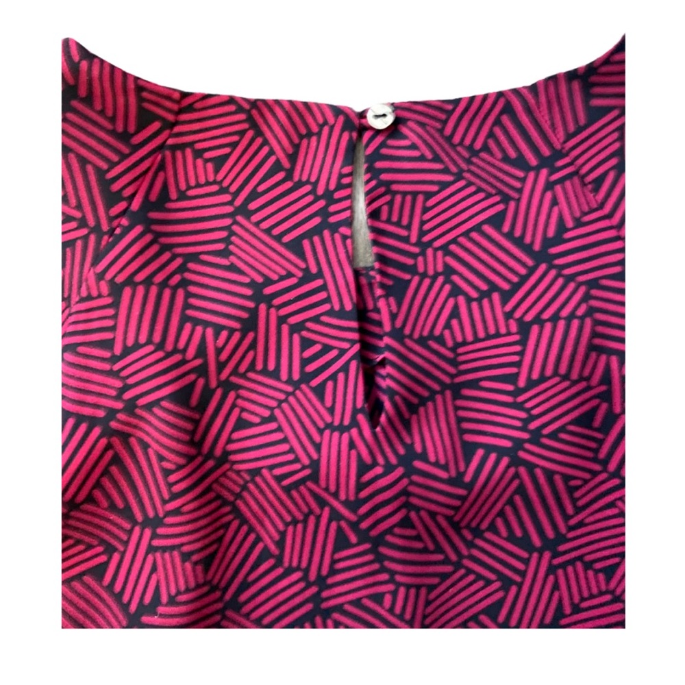 ๐ผ๐ผ 4/$20 Forever 21 Abstract Blouse๐ผ๐ผ - Picture 4 of 4